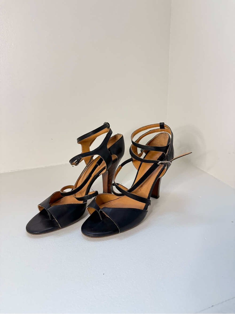 Chie Mihara Black Leather Strappy Heels Tortoiseshell Heel 38.5